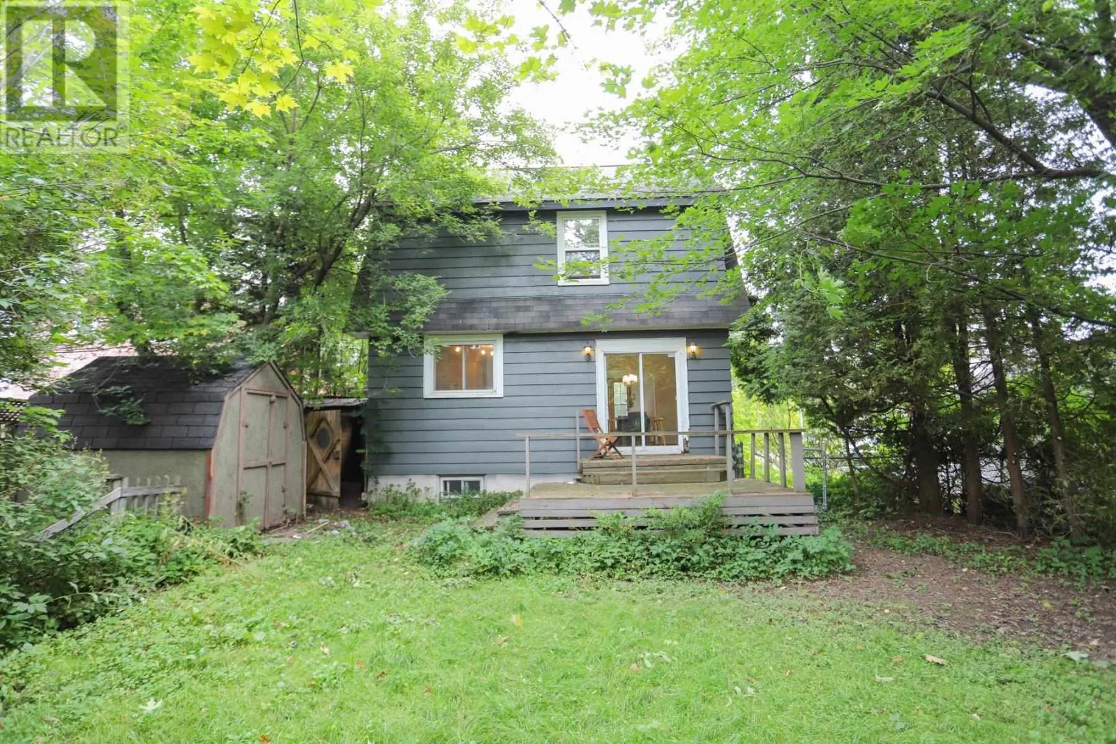 3 Riverview AVE