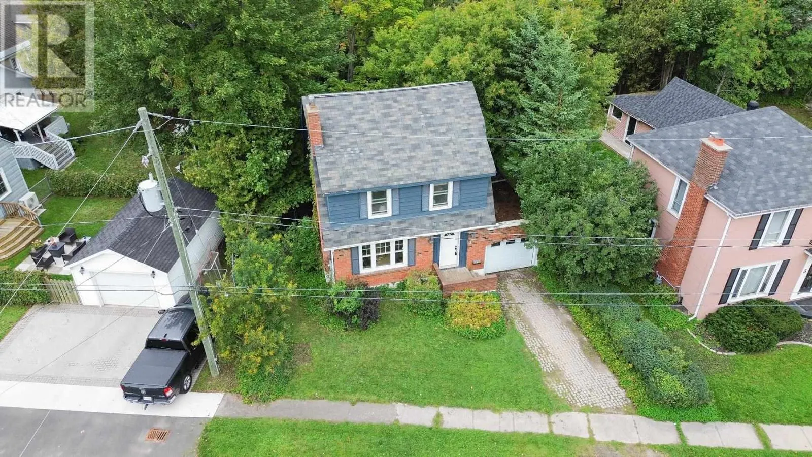3 Riverview AVE