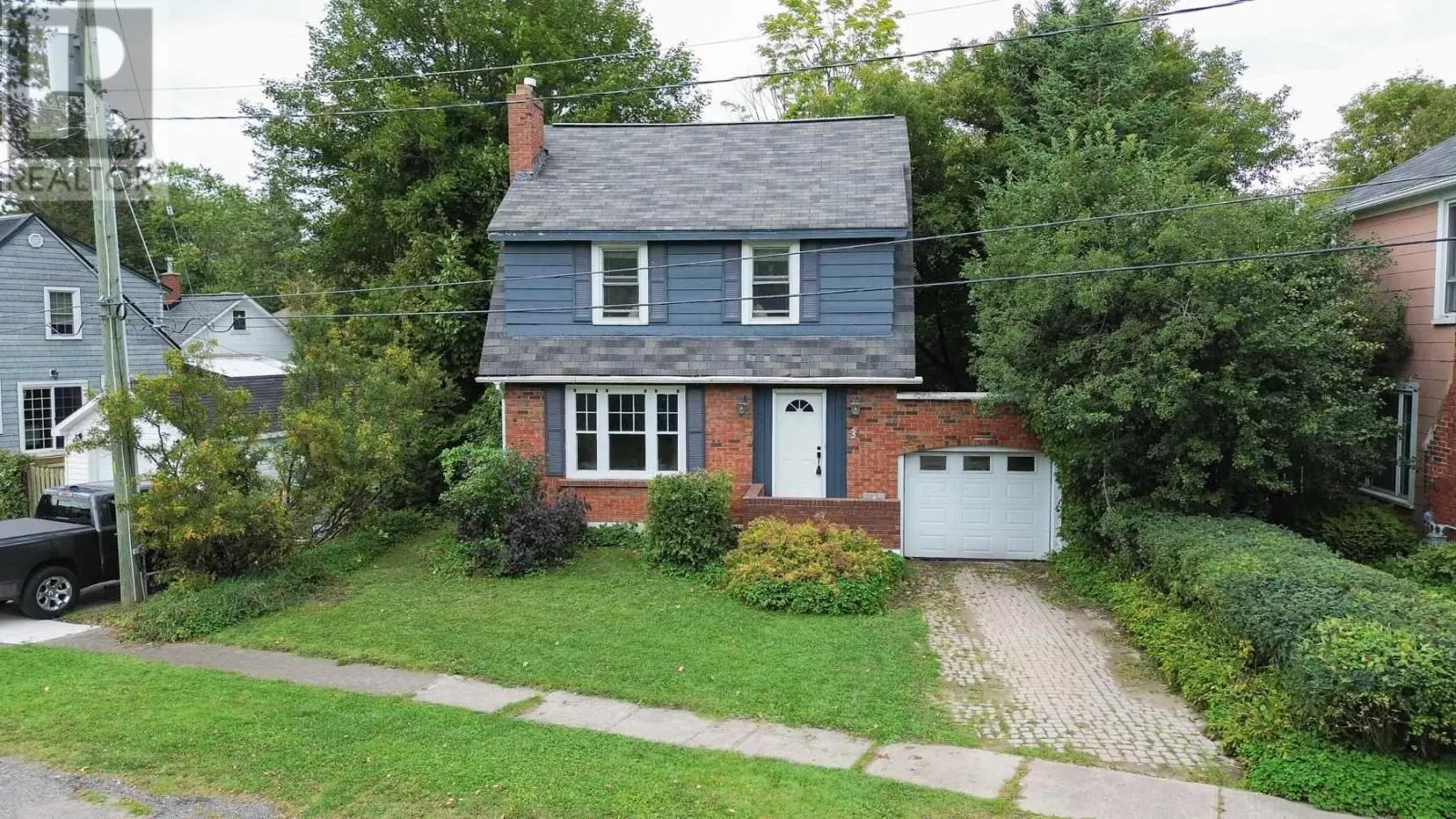 3 Riverview AVE