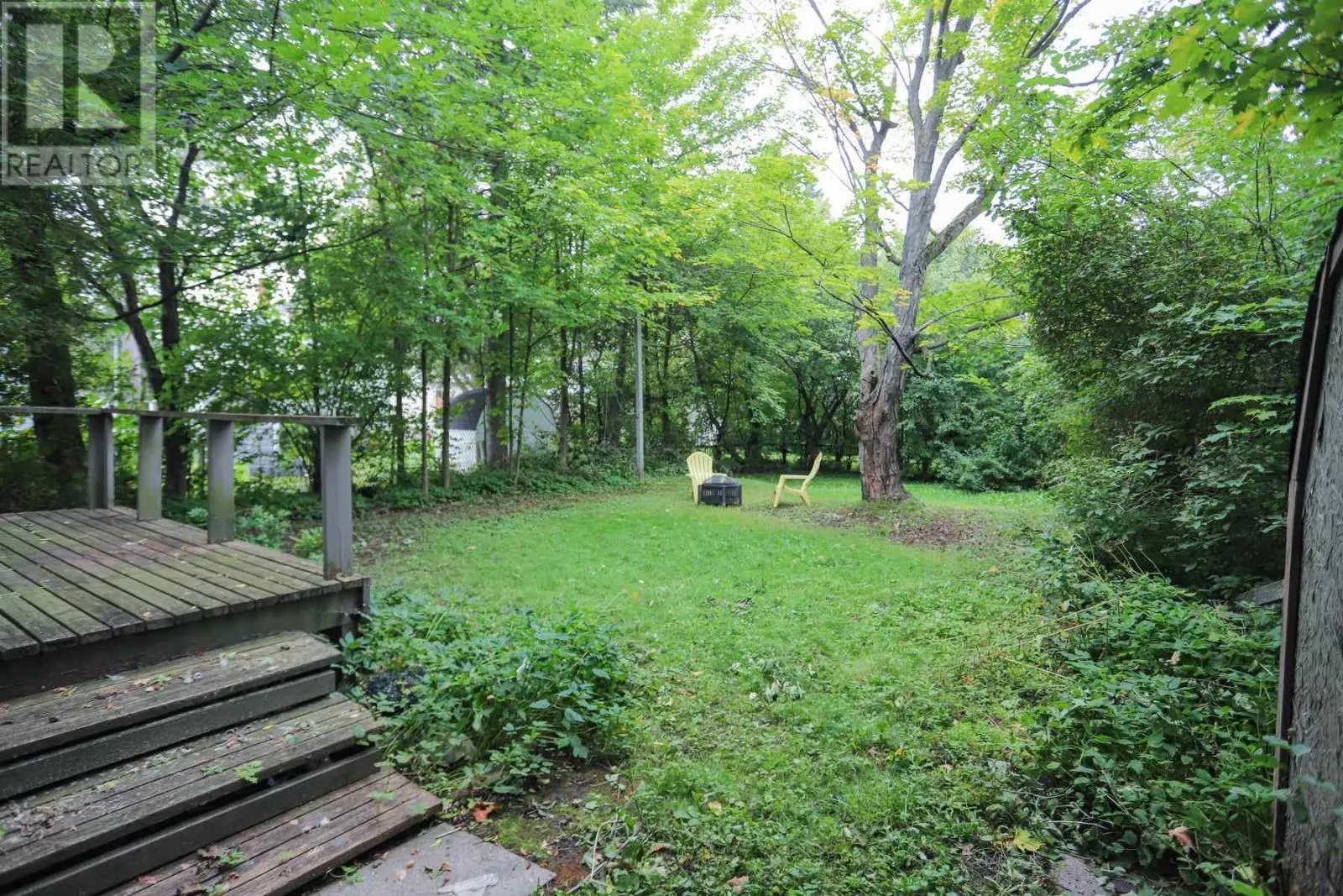 3 Riverview AVE