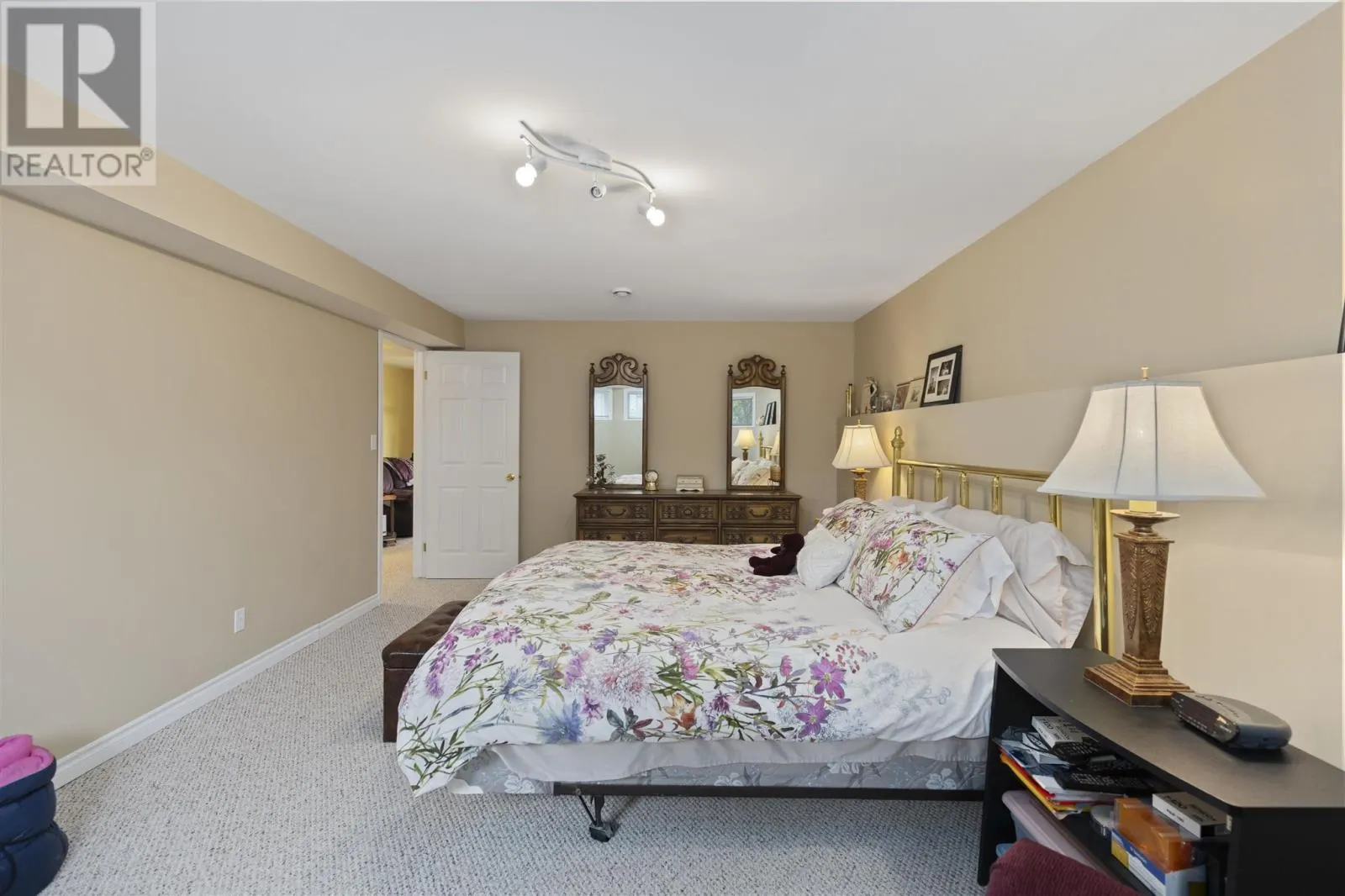 119 Fields SQ