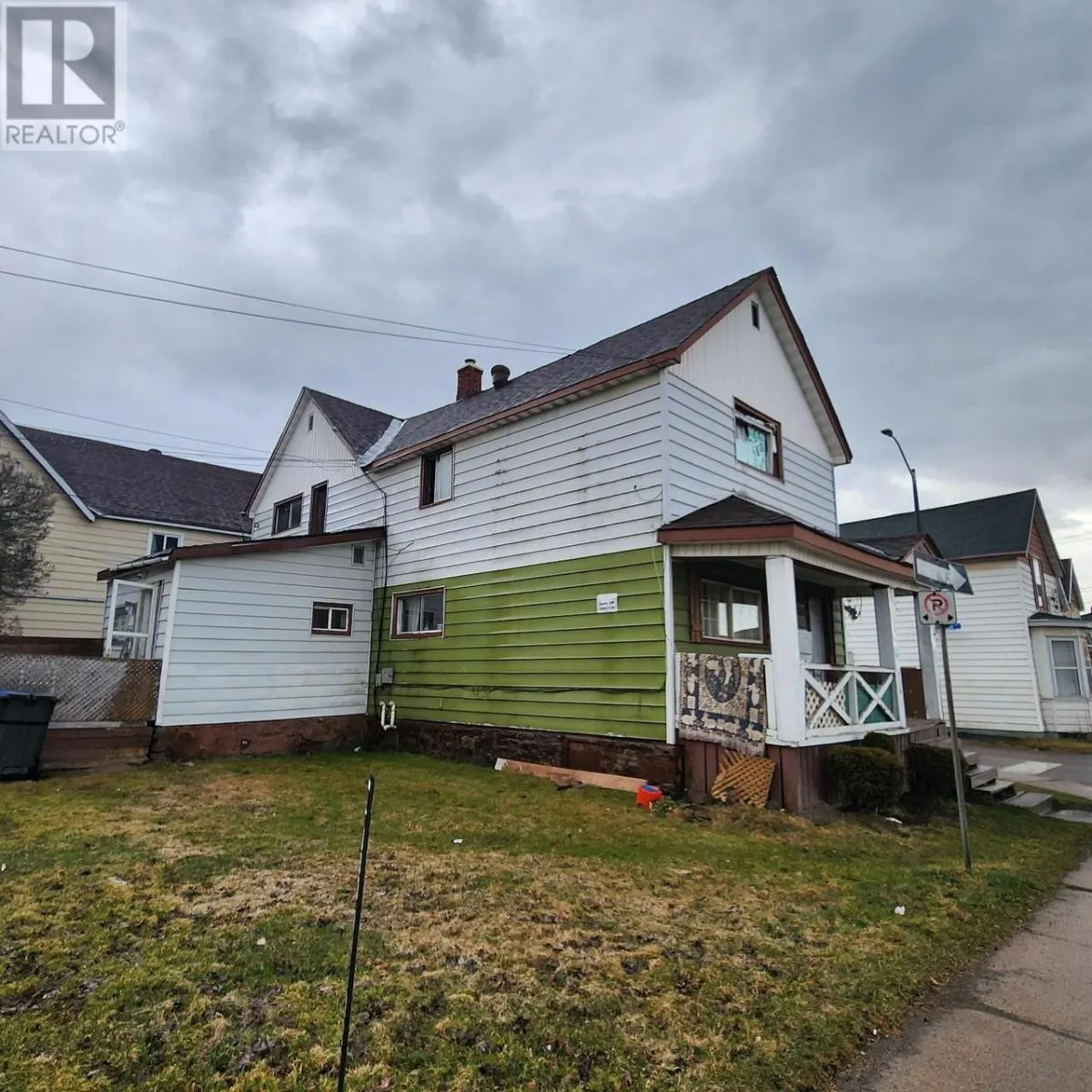 174 Andrew ST