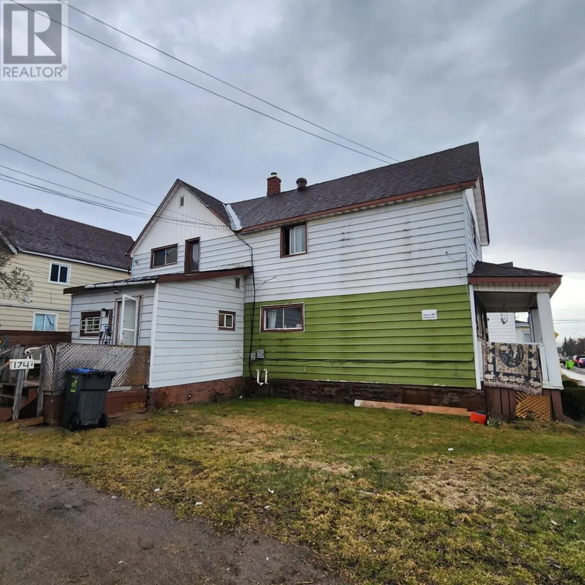 174 Andrew ST