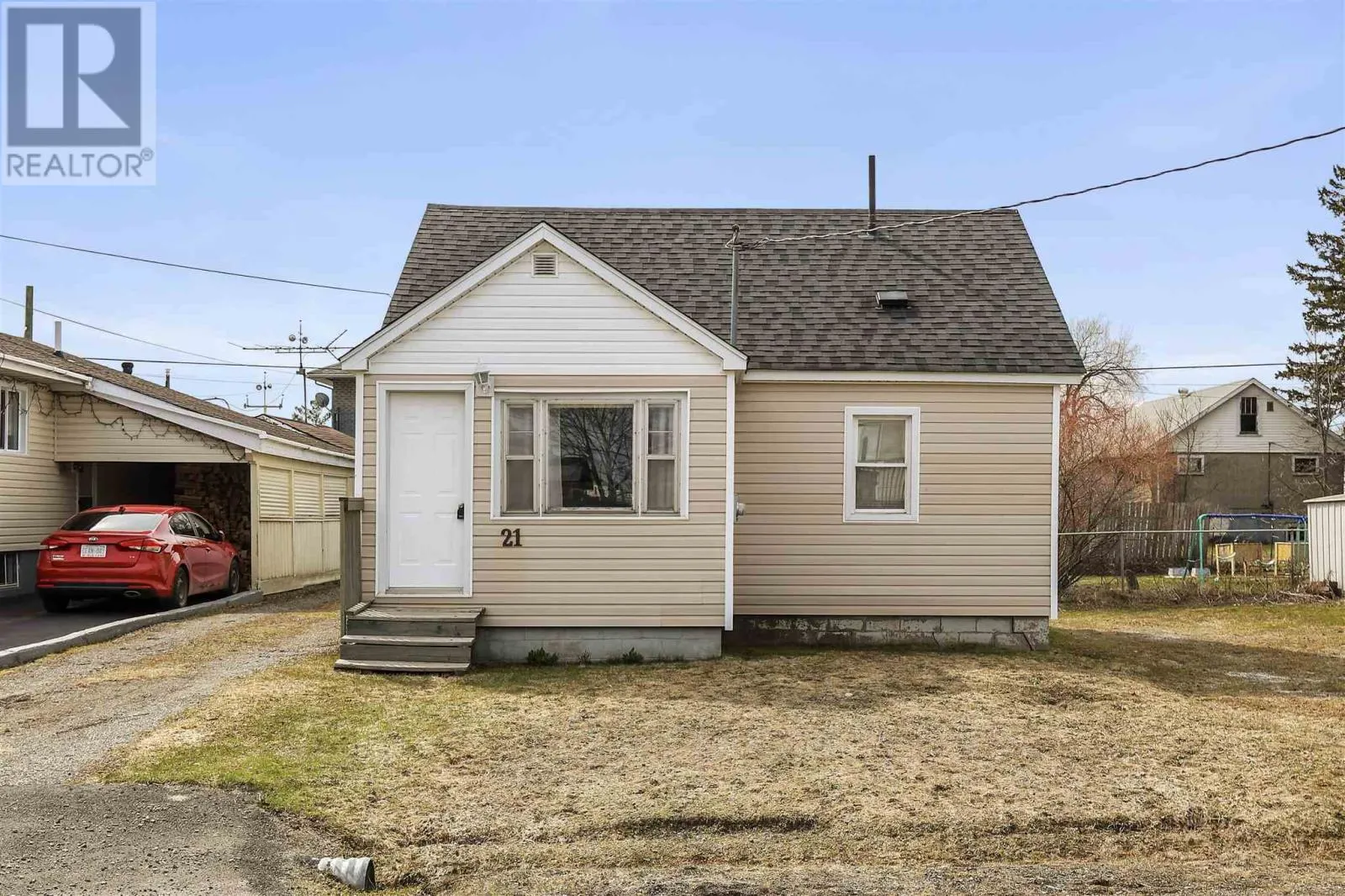 21 Cameron AVE