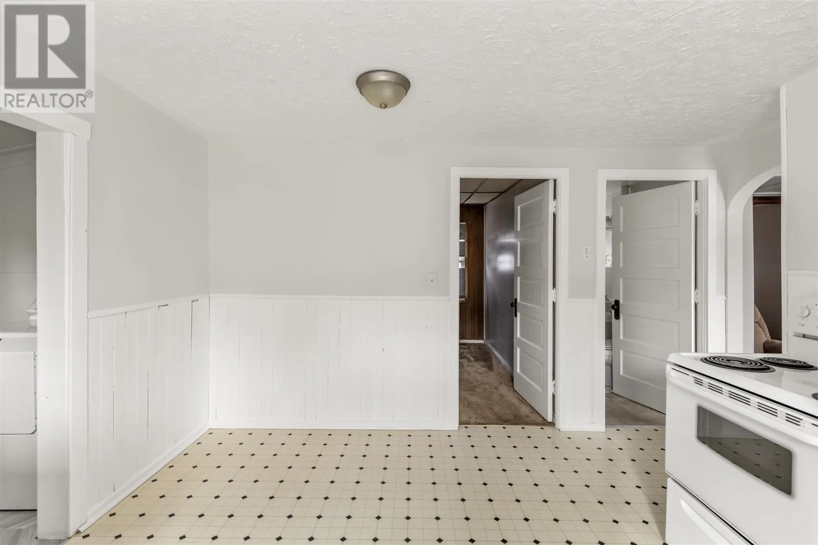 21 Cameron AVE