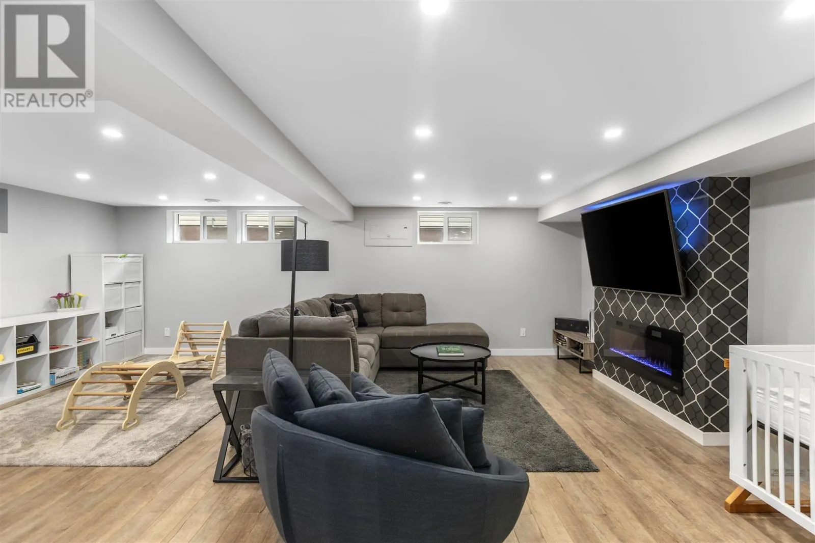 40 Terrance AVE