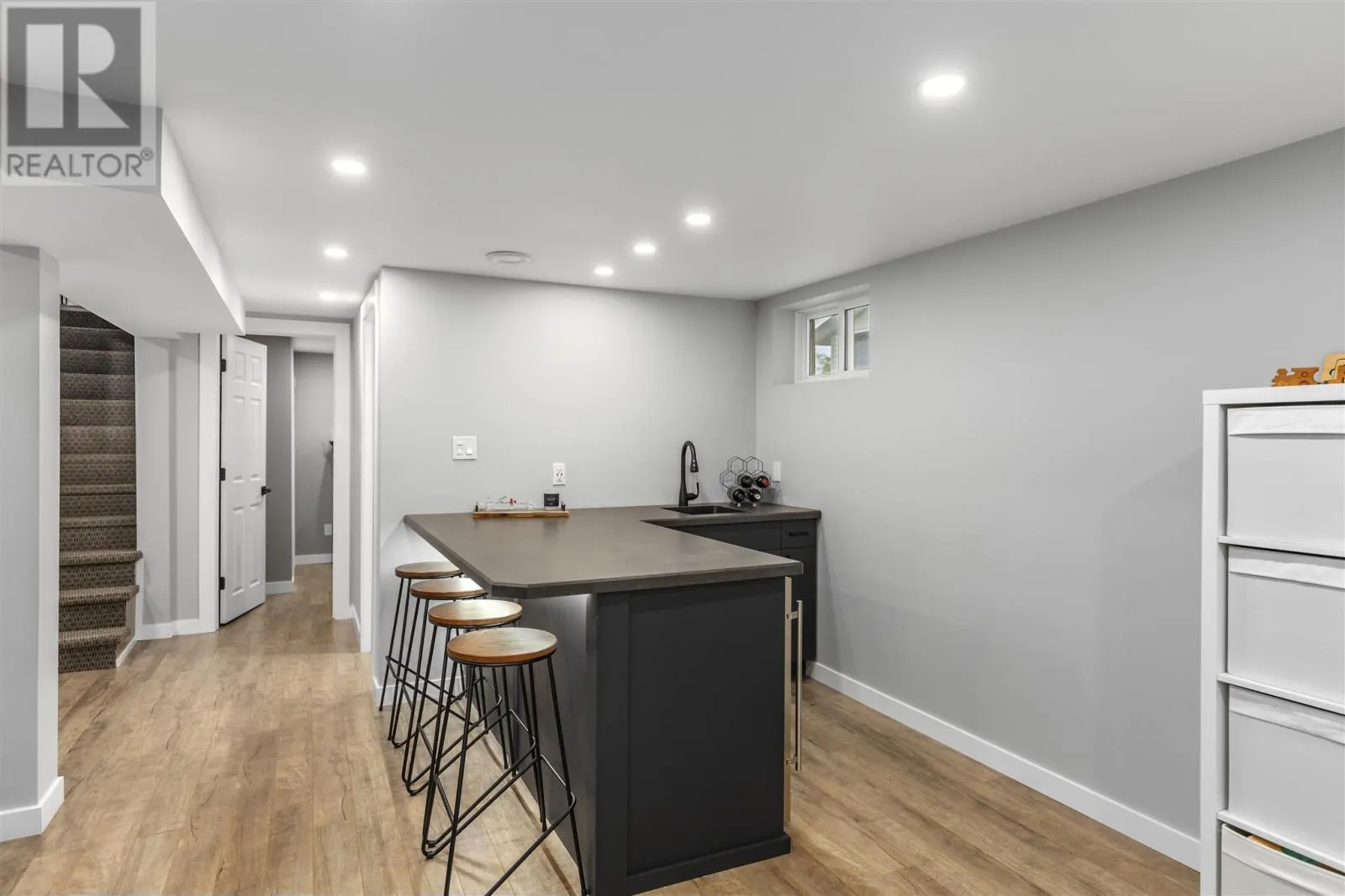 40 Terrance AVE