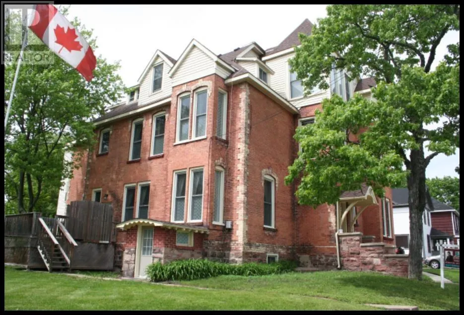 151 Woodward AVE