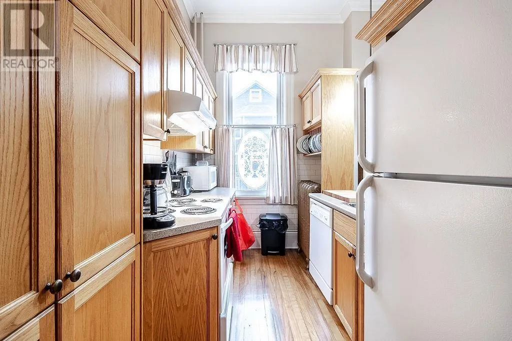 151 Woodward AVE