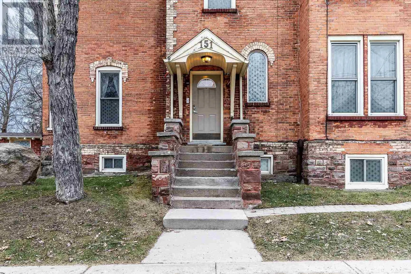 151 Woodward AVE