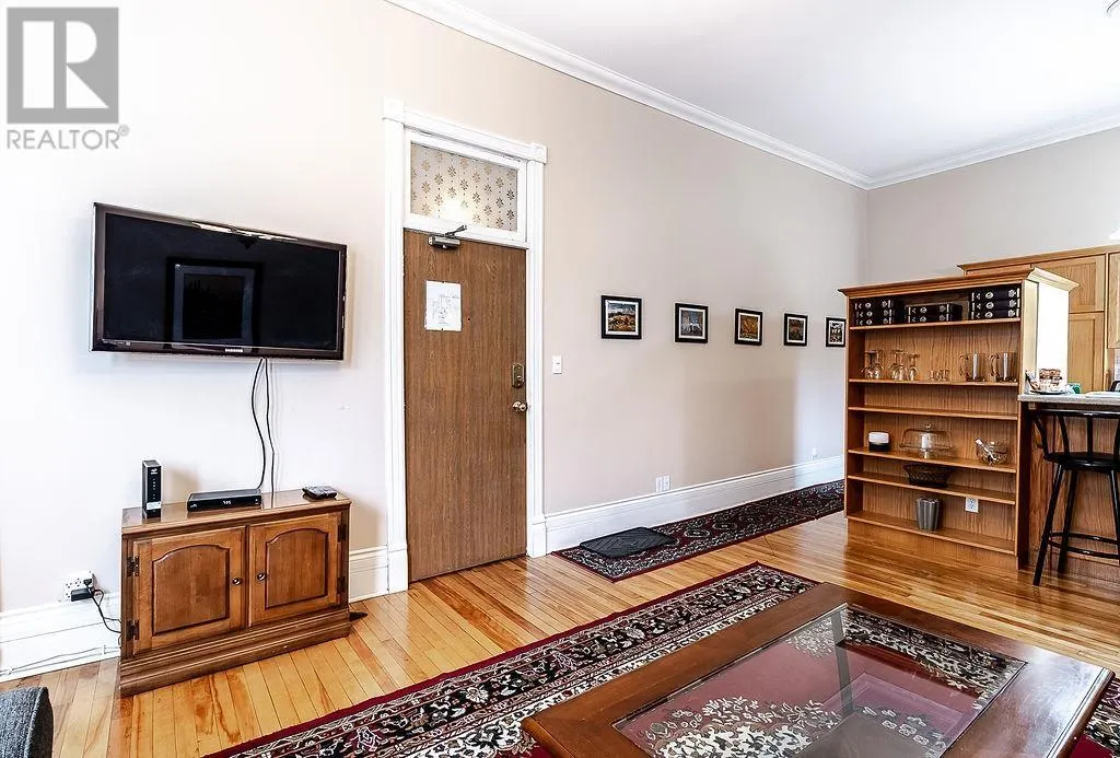 151 Woodward AVE