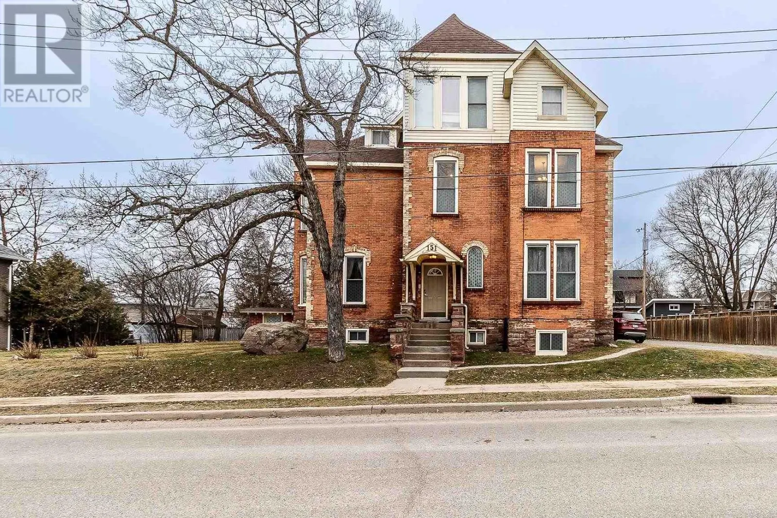 151 Woodward AVE