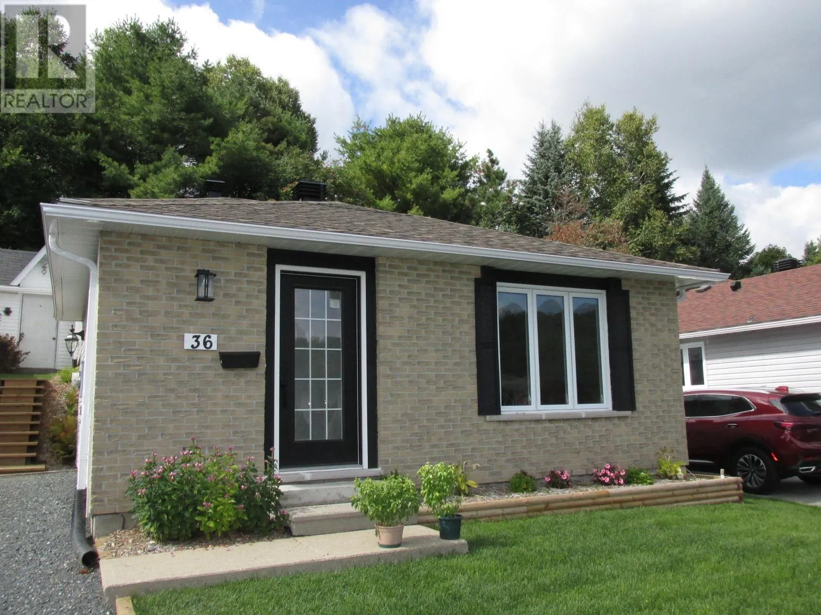 36 Hergott AVE
