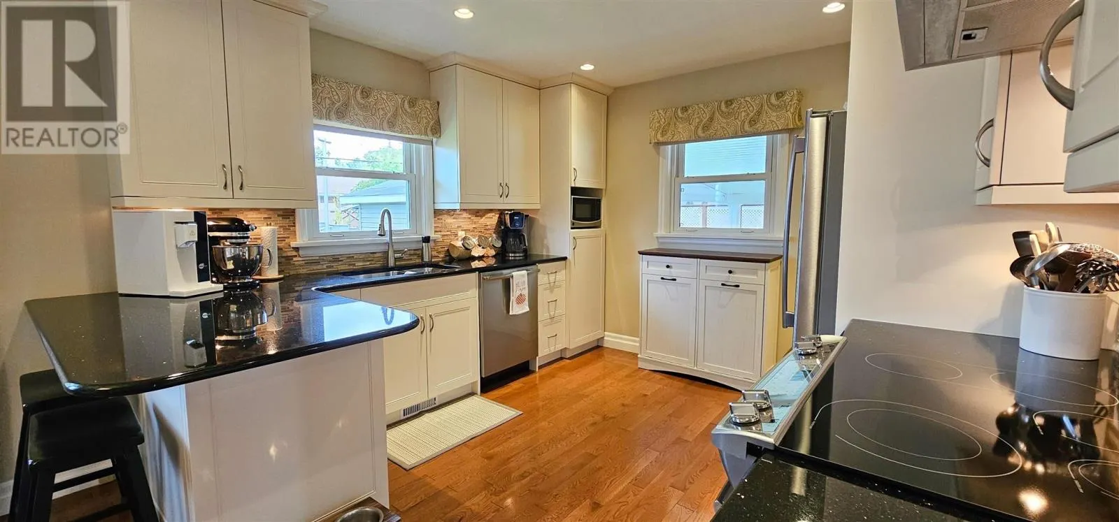 36 White Oak DR