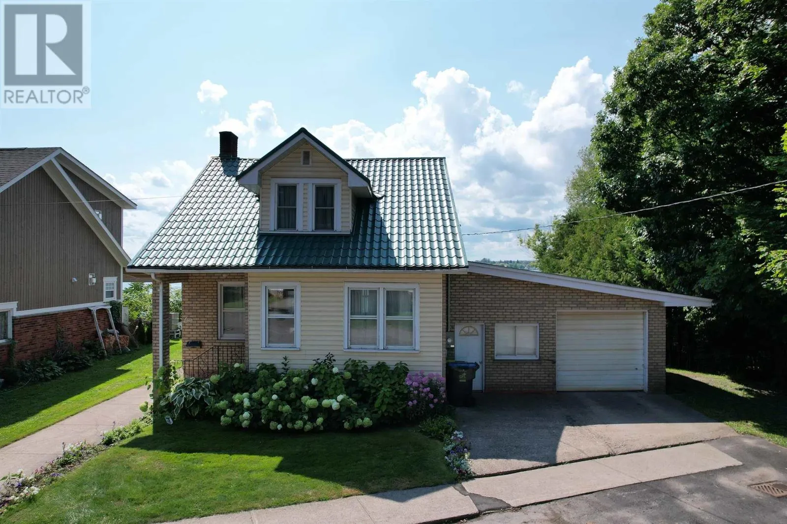 1 McPhail AVE