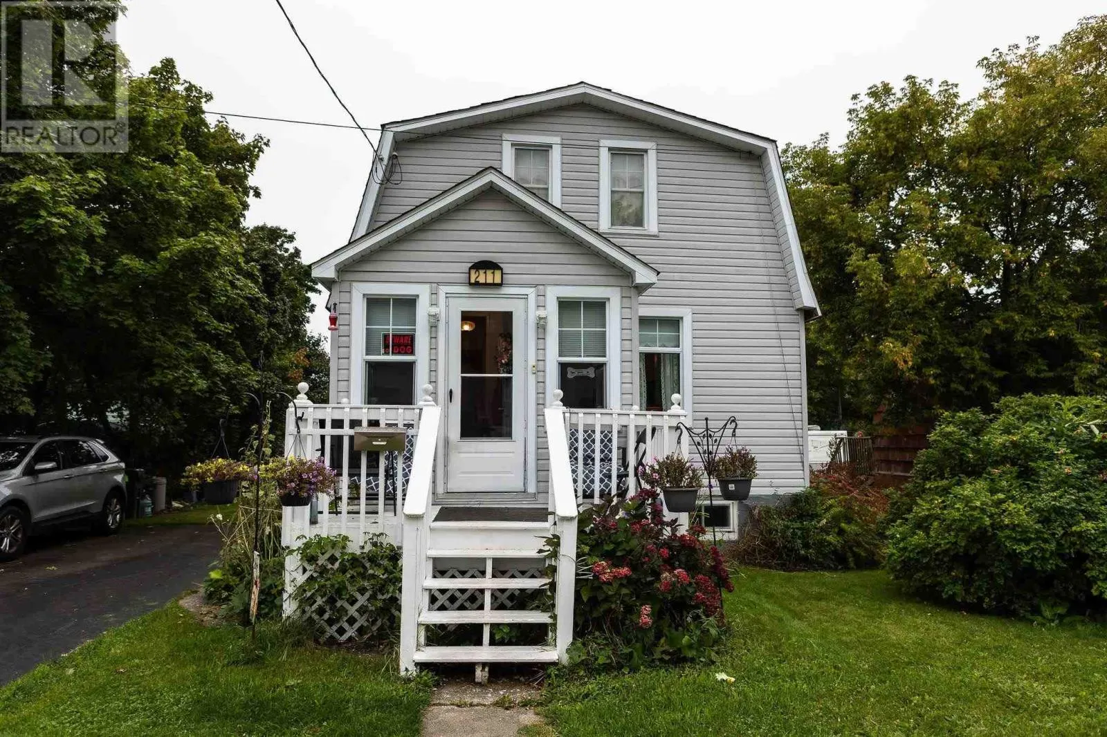 211 Spruce ST
