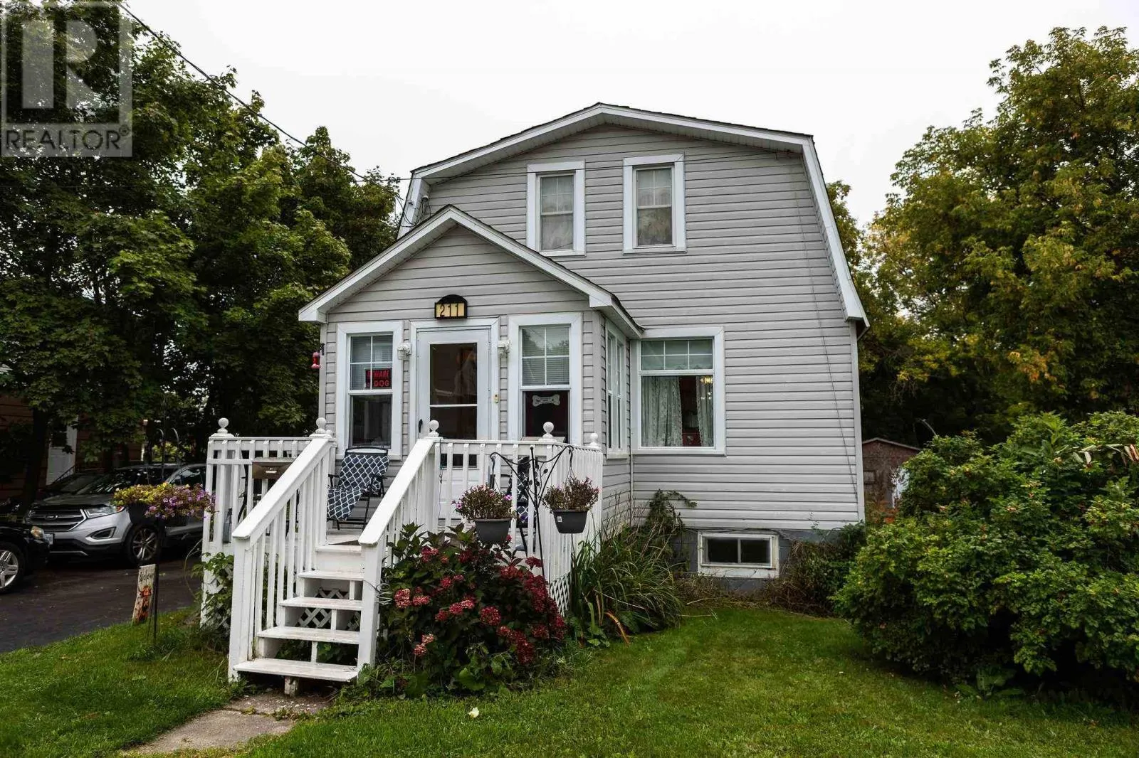 211 Spruce ST