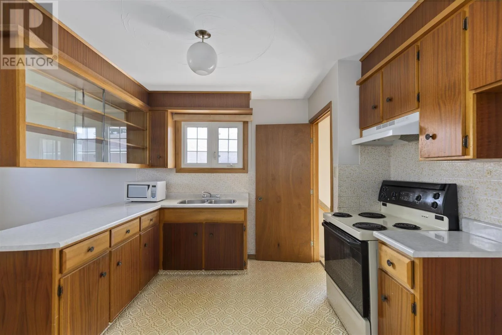 16 Admiral DR