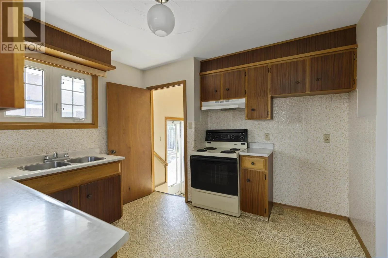 16 Admiral DR