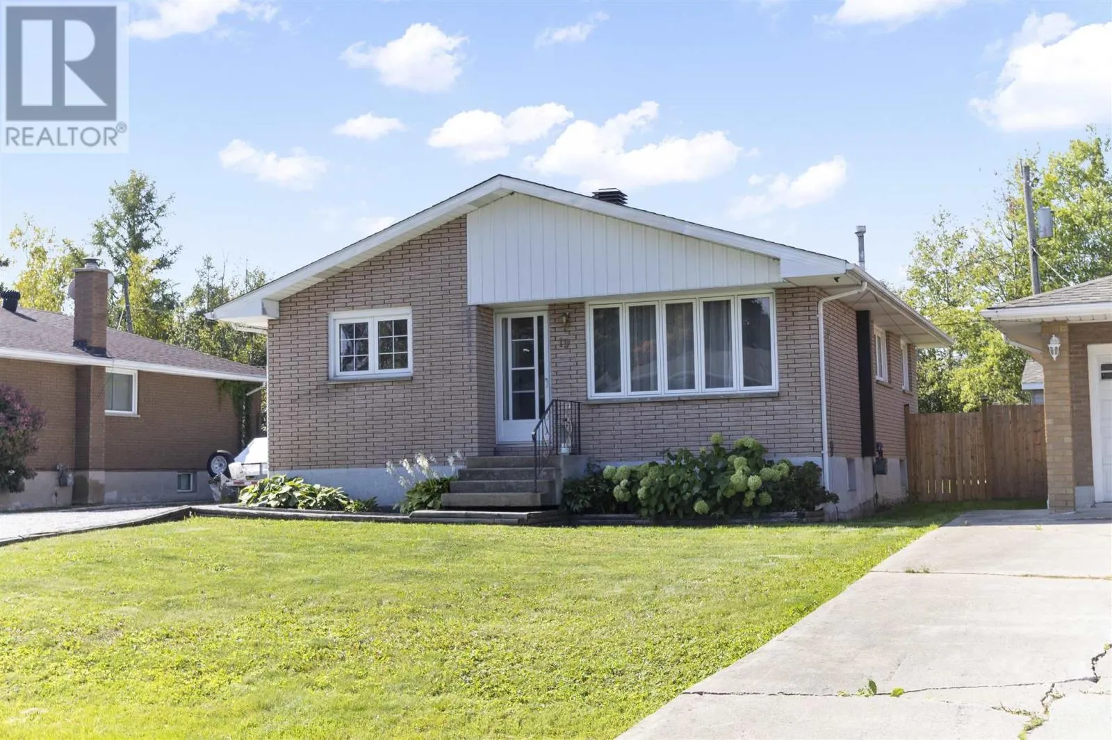 16 Admiral DR