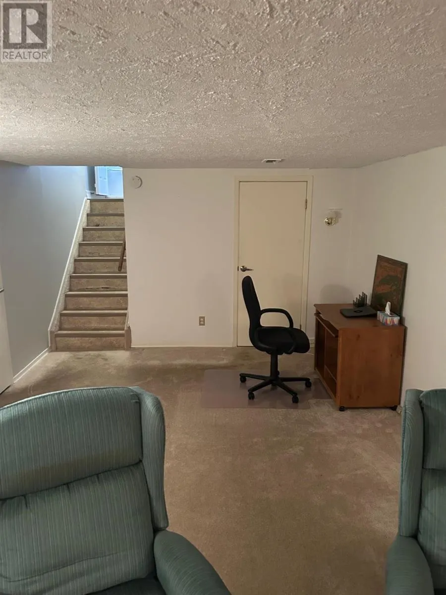 82 Lawson AVE