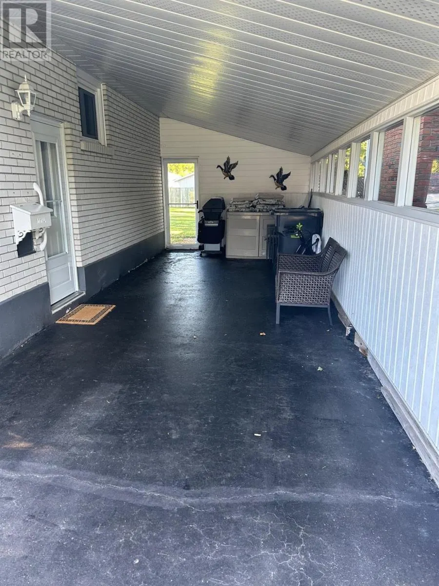 82 Lawson AVE
