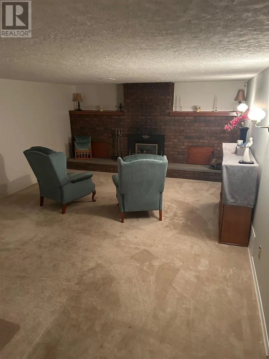 82 Lawson AVE