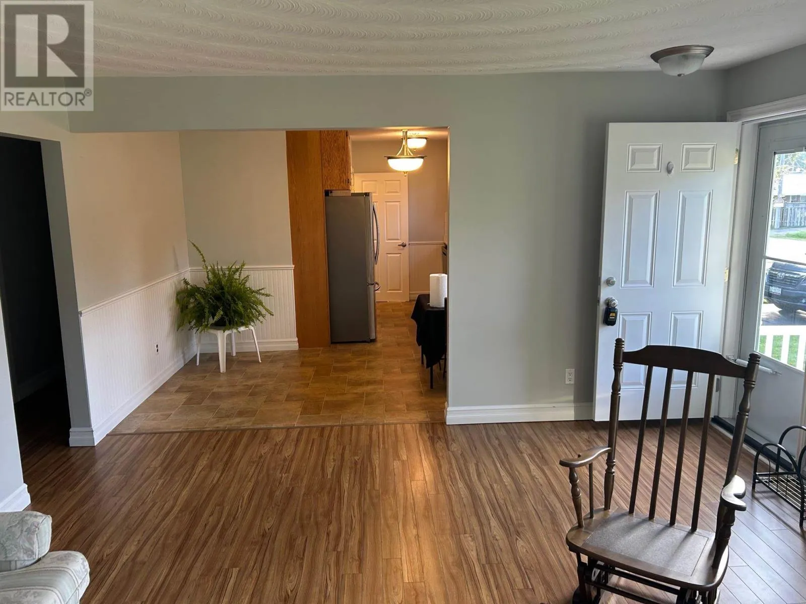 82 Lawson AVE