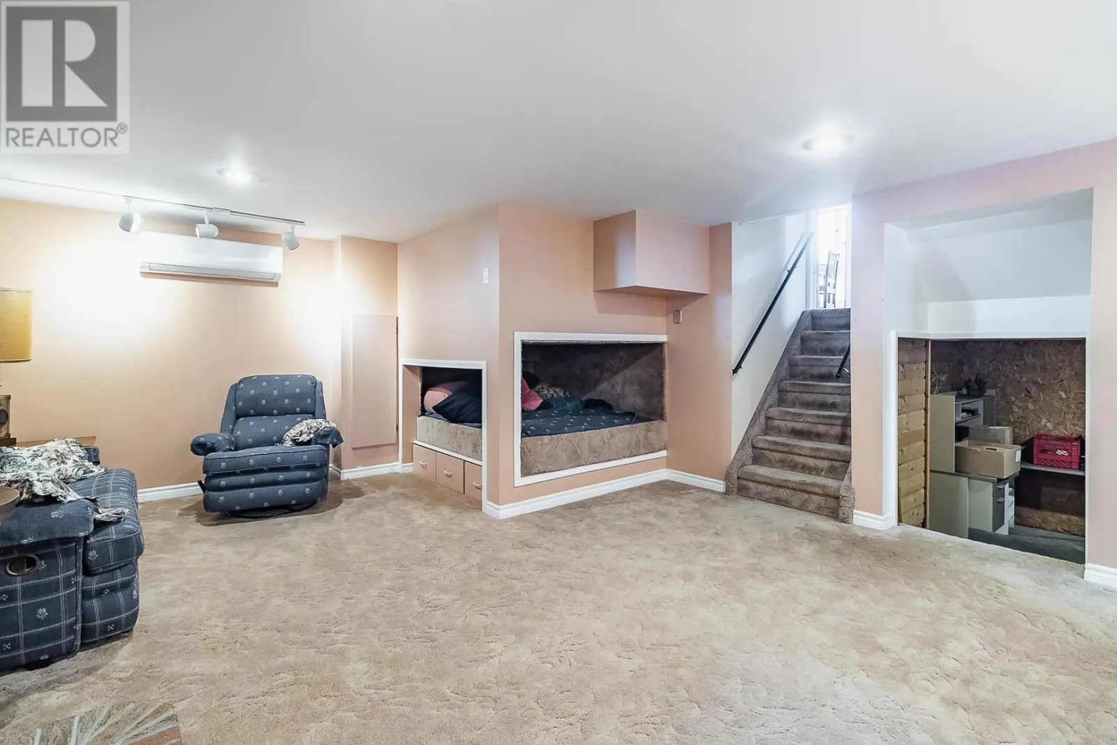 30 Carlbert ST