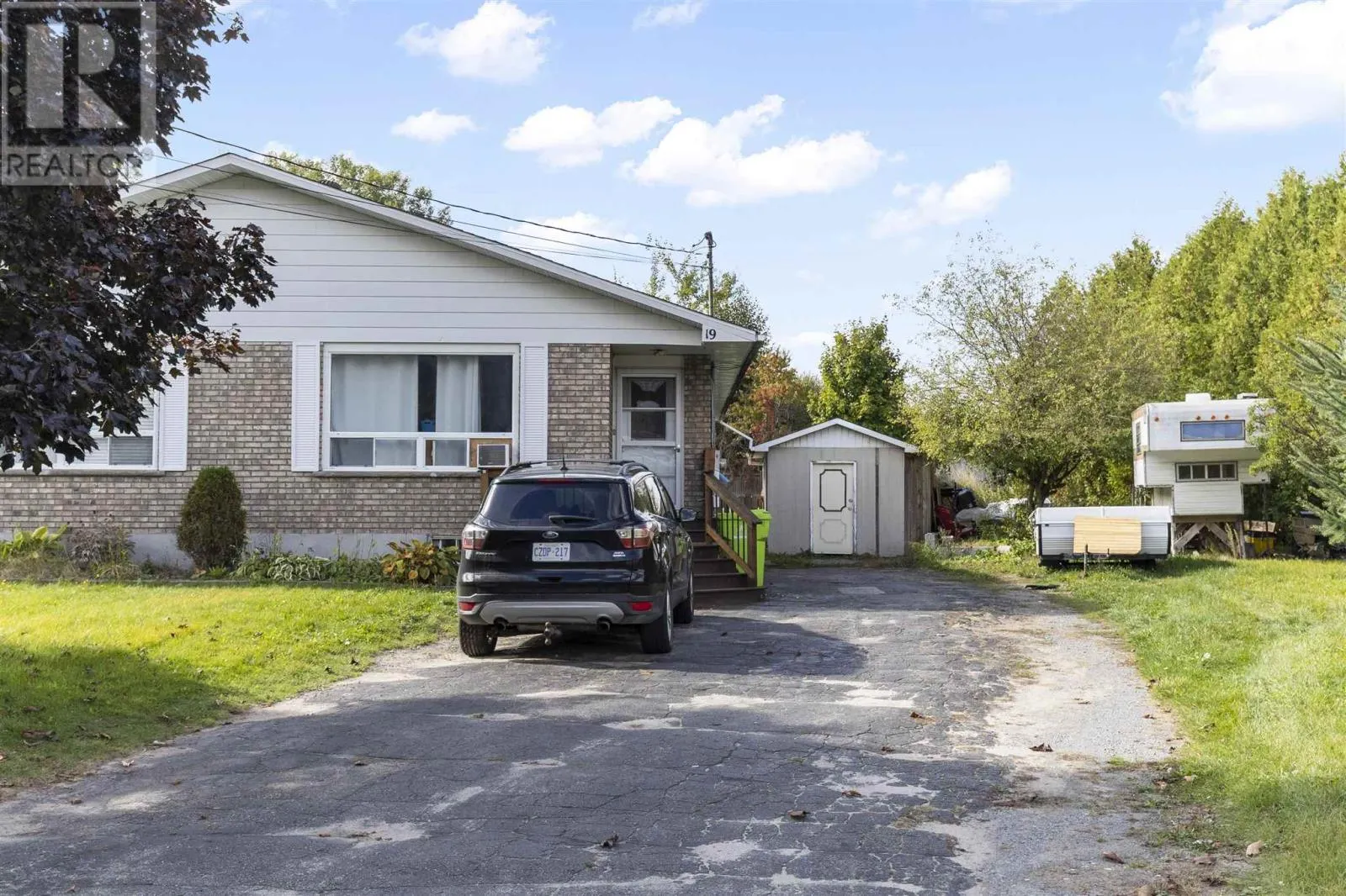19 Silver Birch DR
