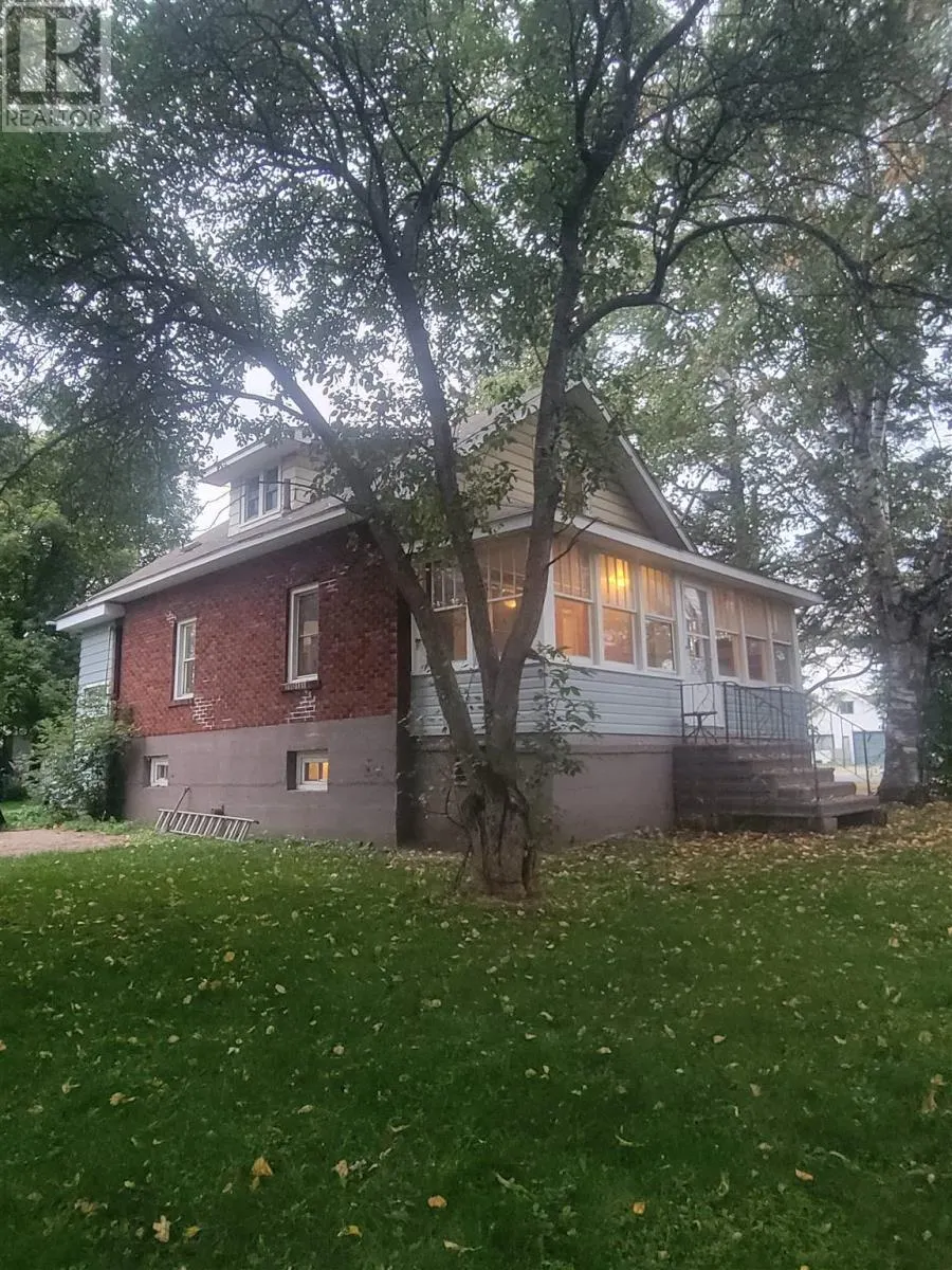 444 Laurier AVE