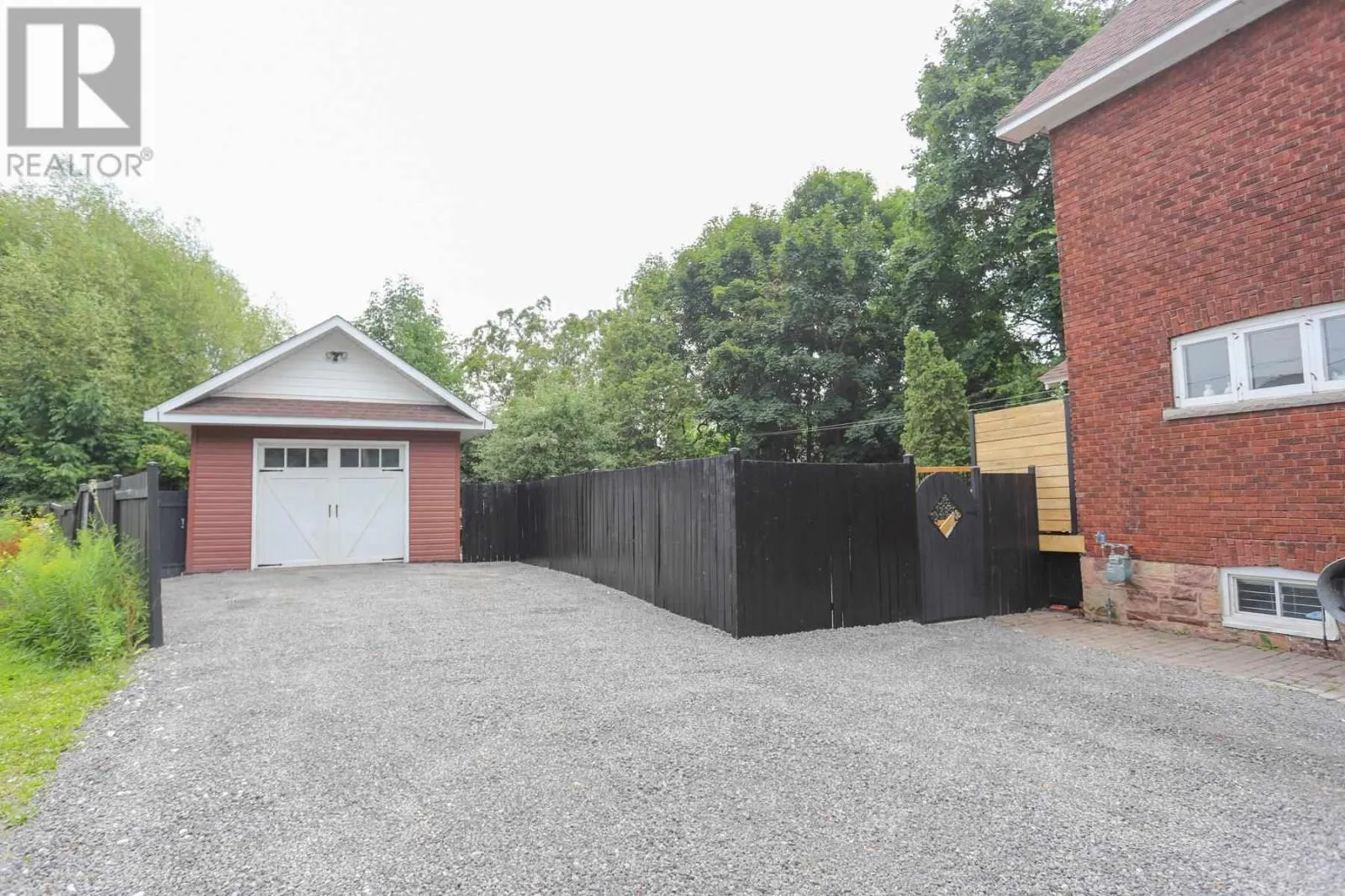 192 Simpson ST