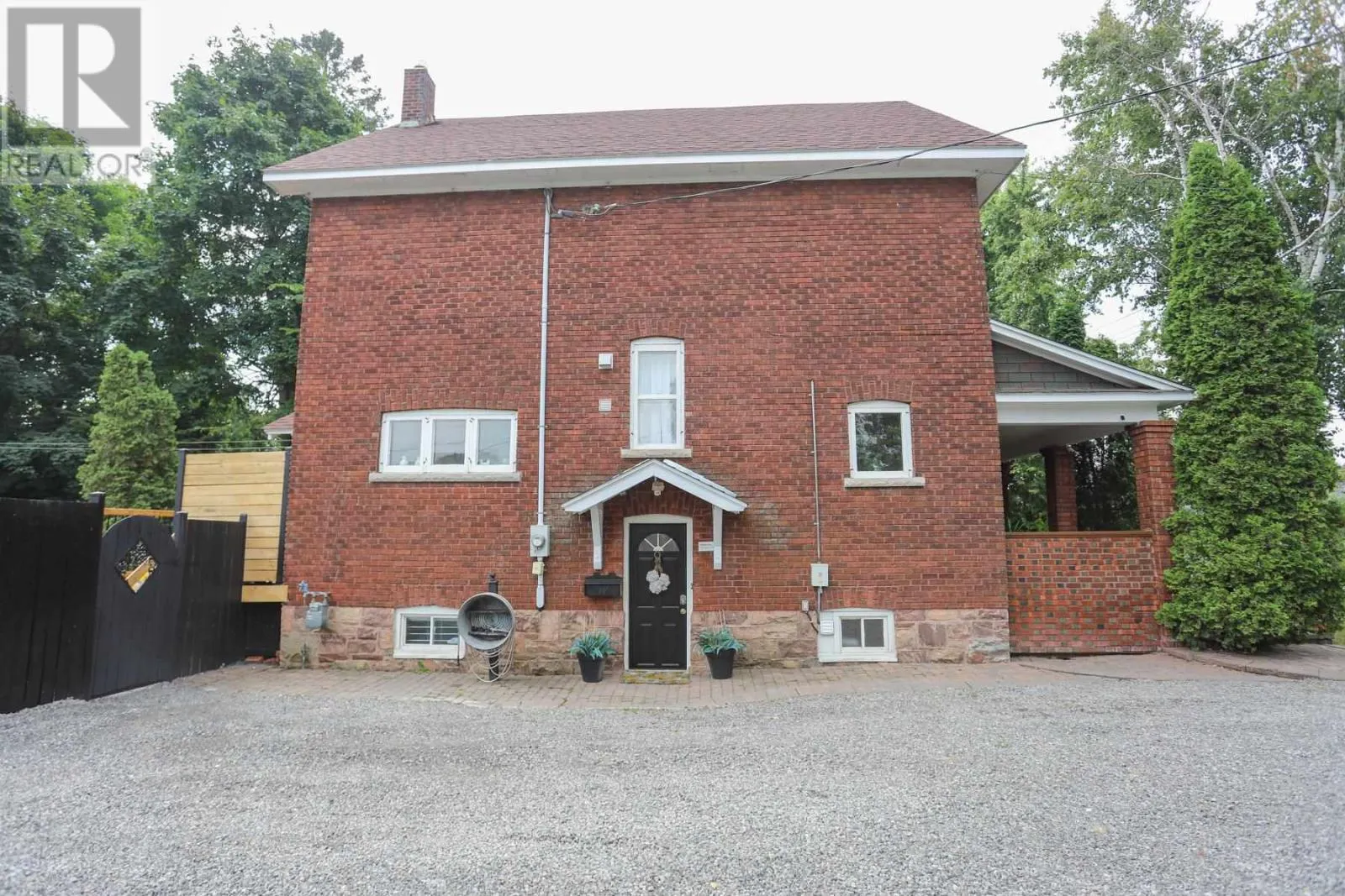 192 Simpson ST
