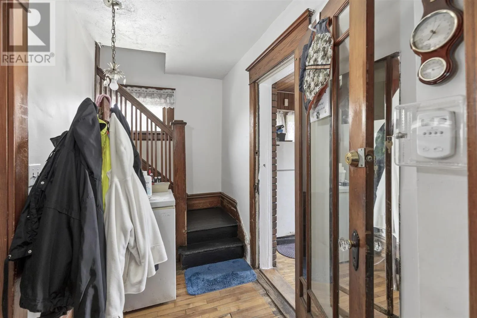 5 Alberta ST