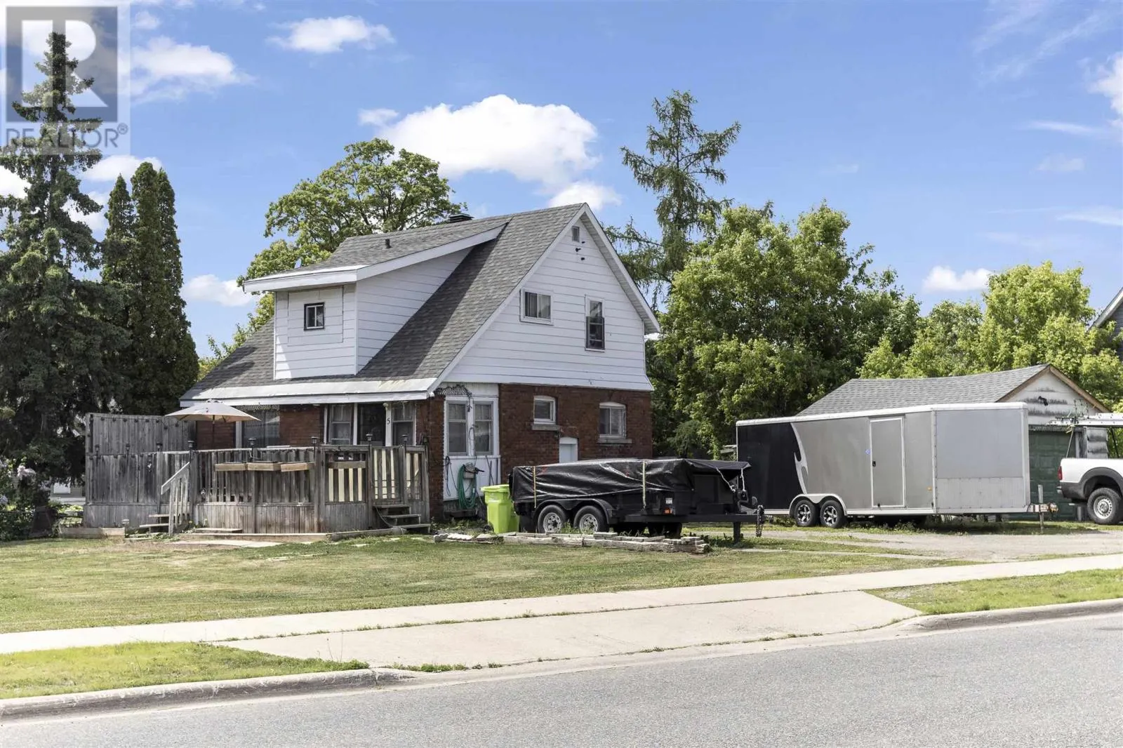 5 Alberta ST