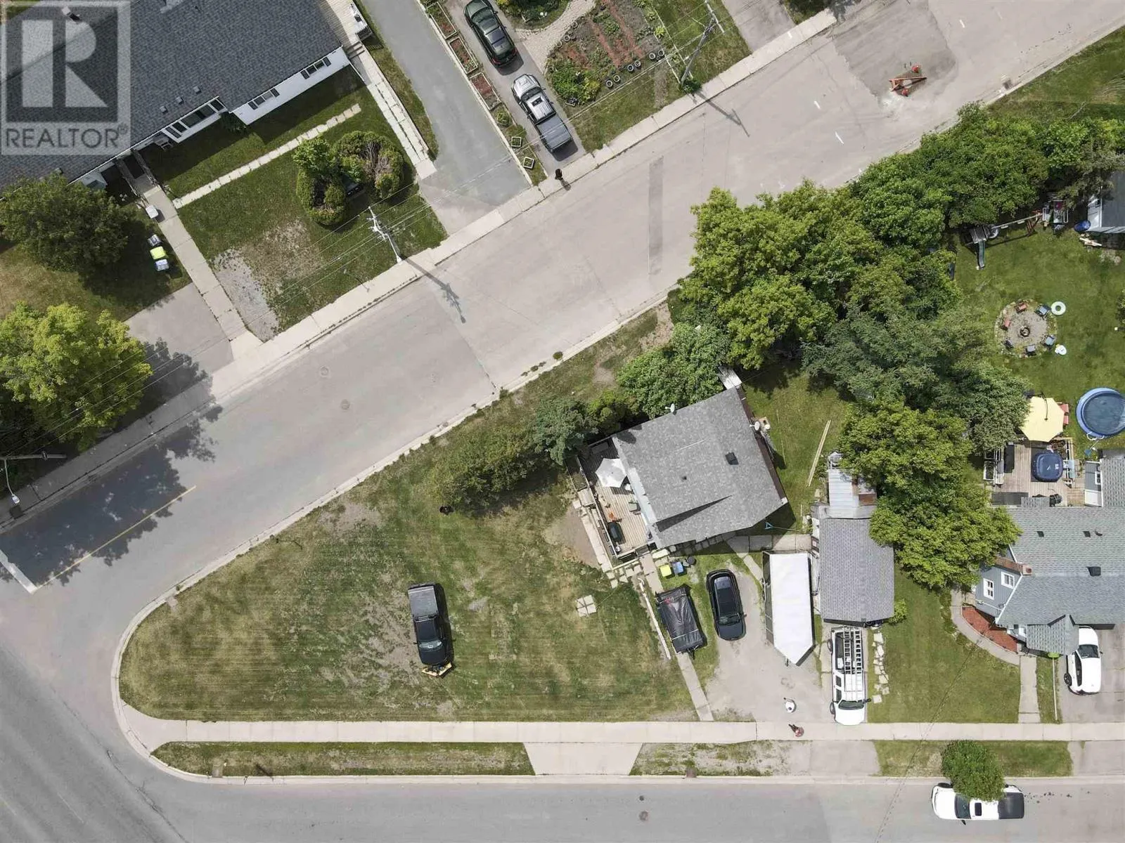 5 Alberta ST