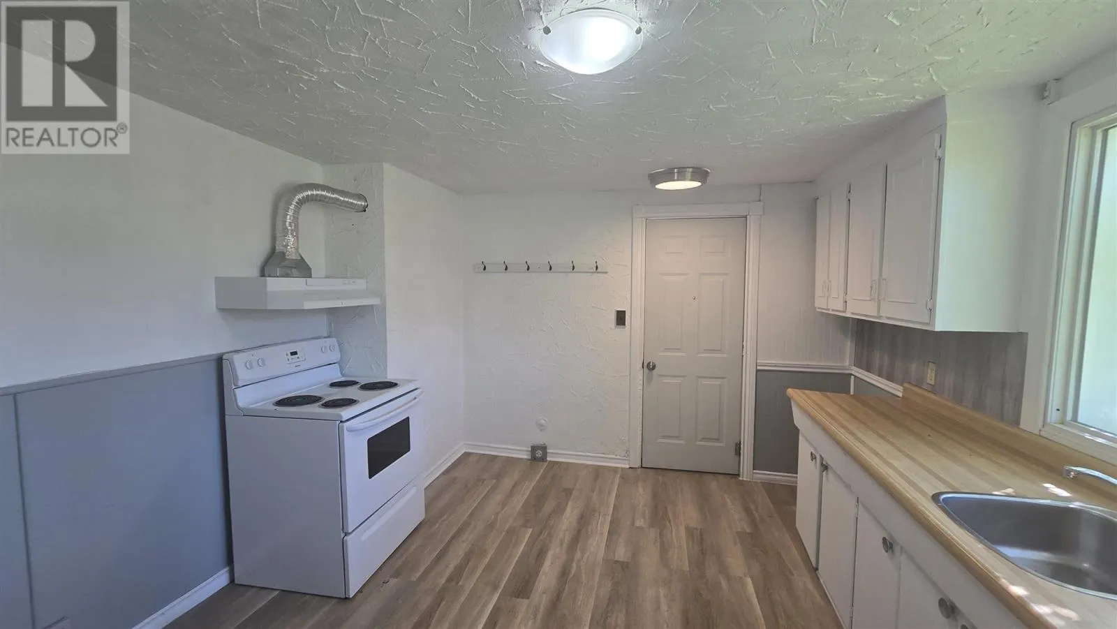 6 Spruce ST