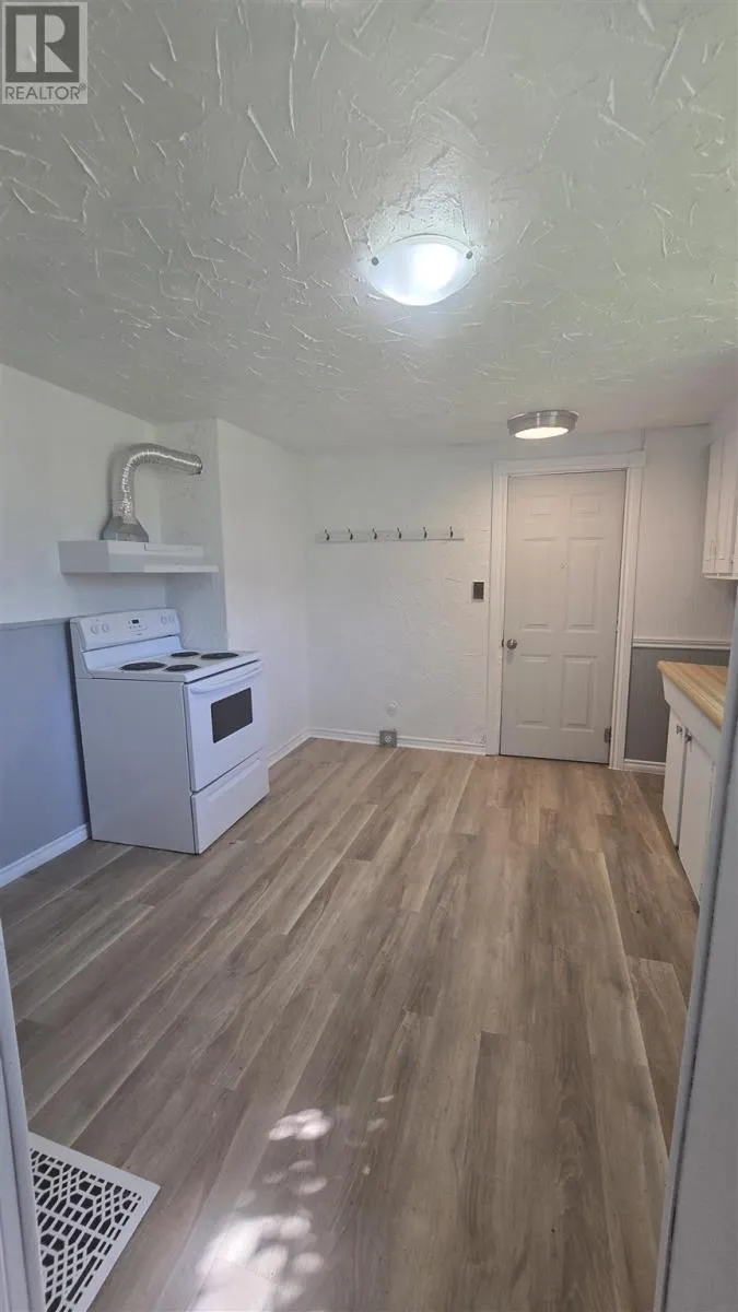 6 Spruce ST