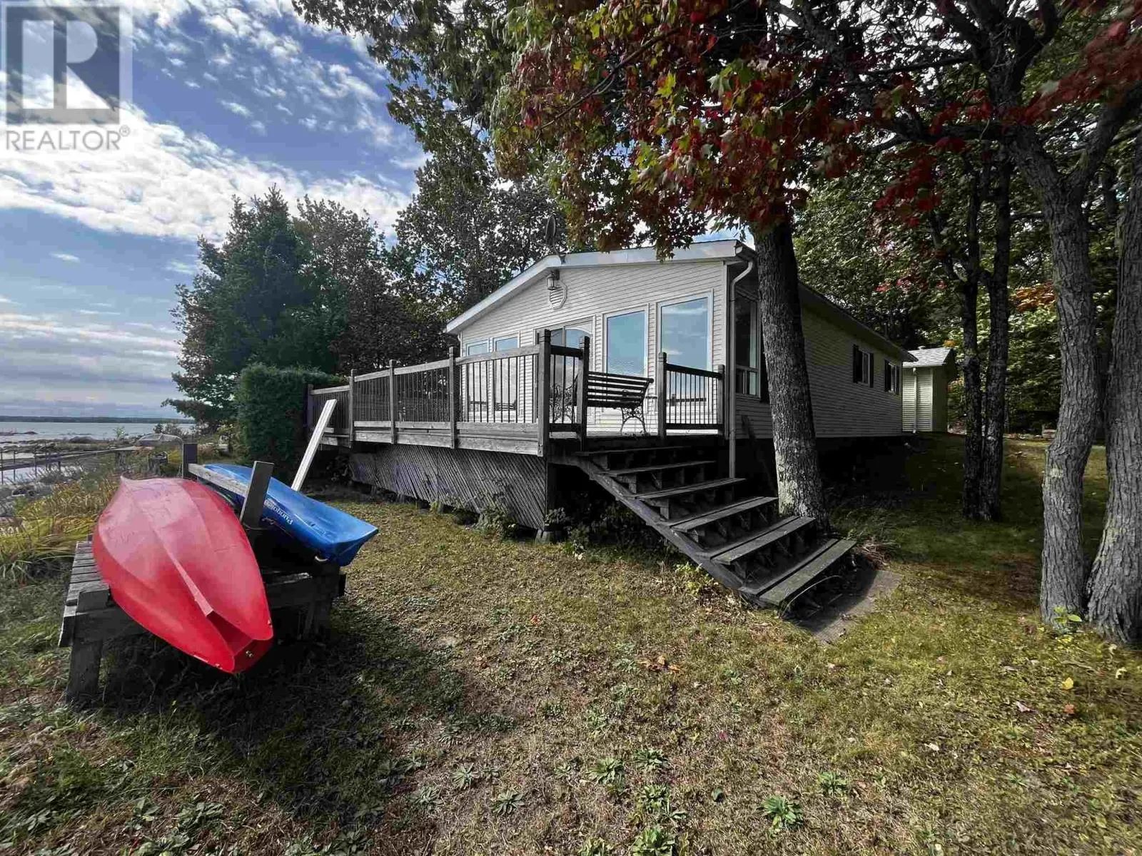 647B Lakeshore DR