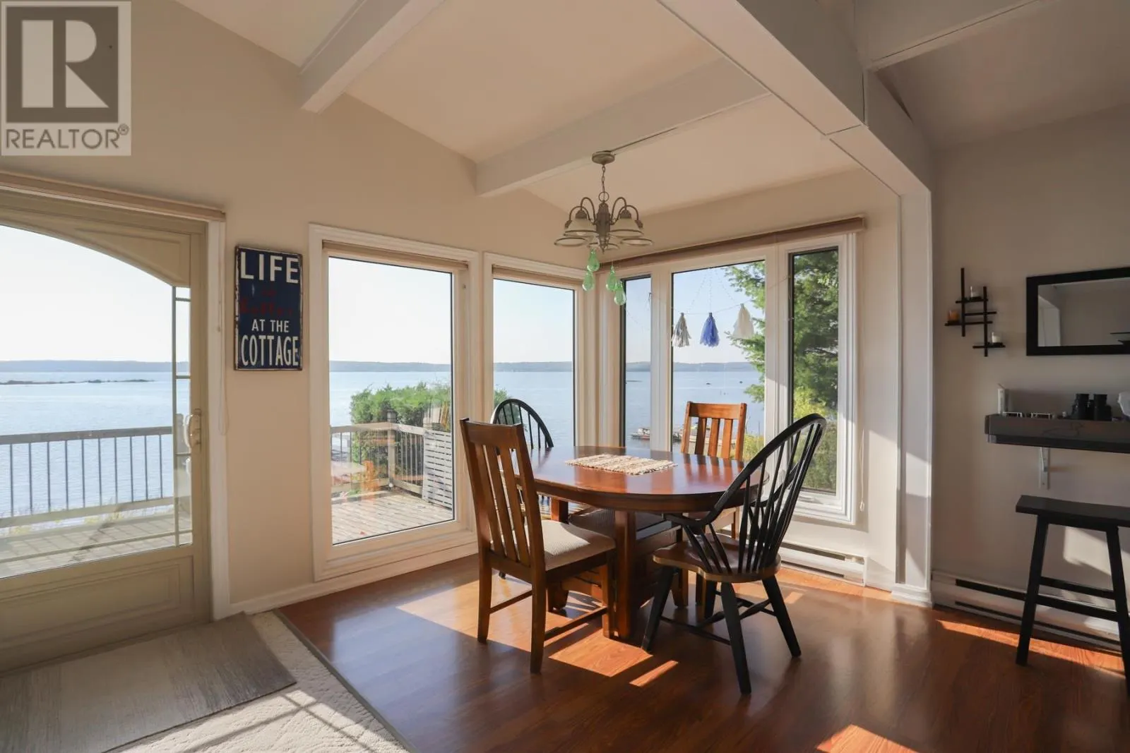647B Lakeshore DR