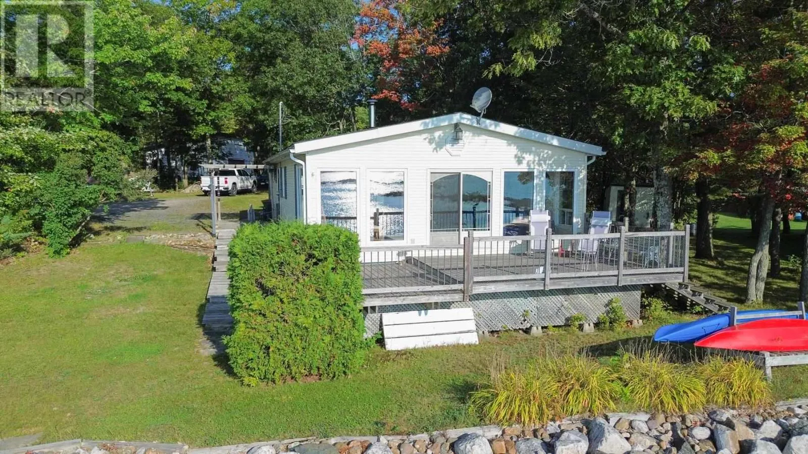 647B Lakeshore DR