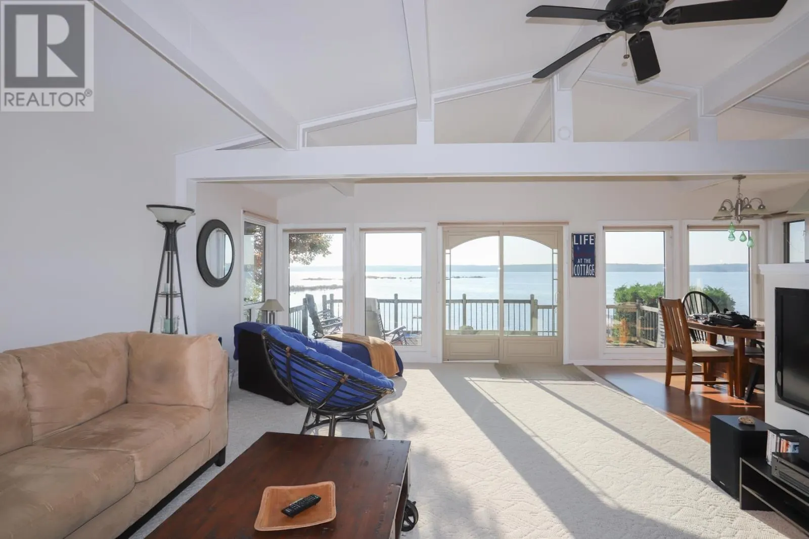 647B Lakeshore DR