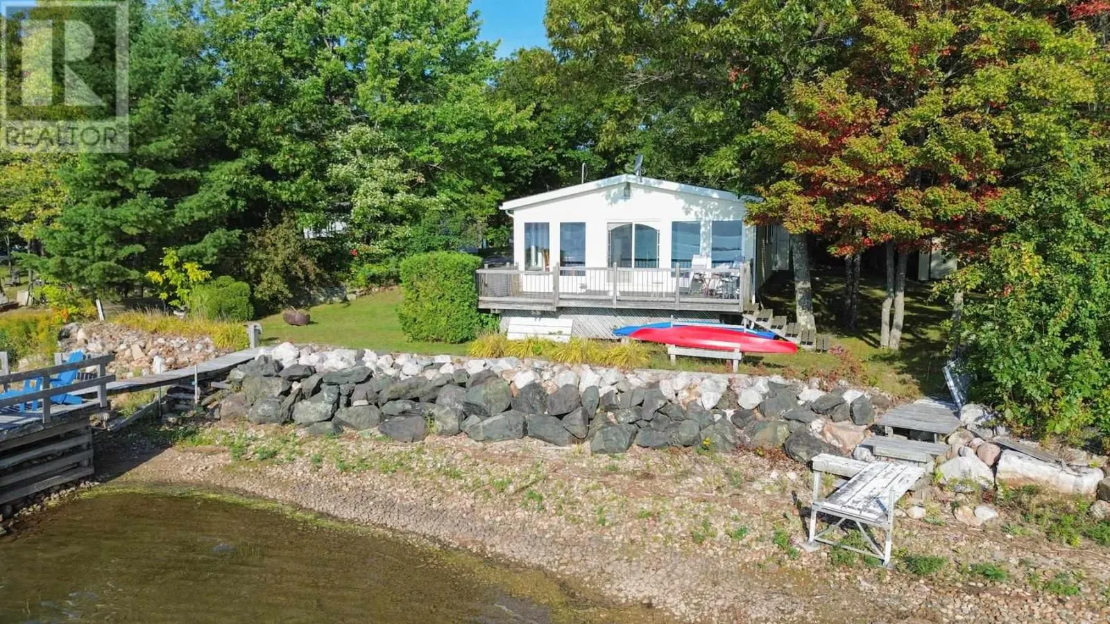 647B Lakeshore DR