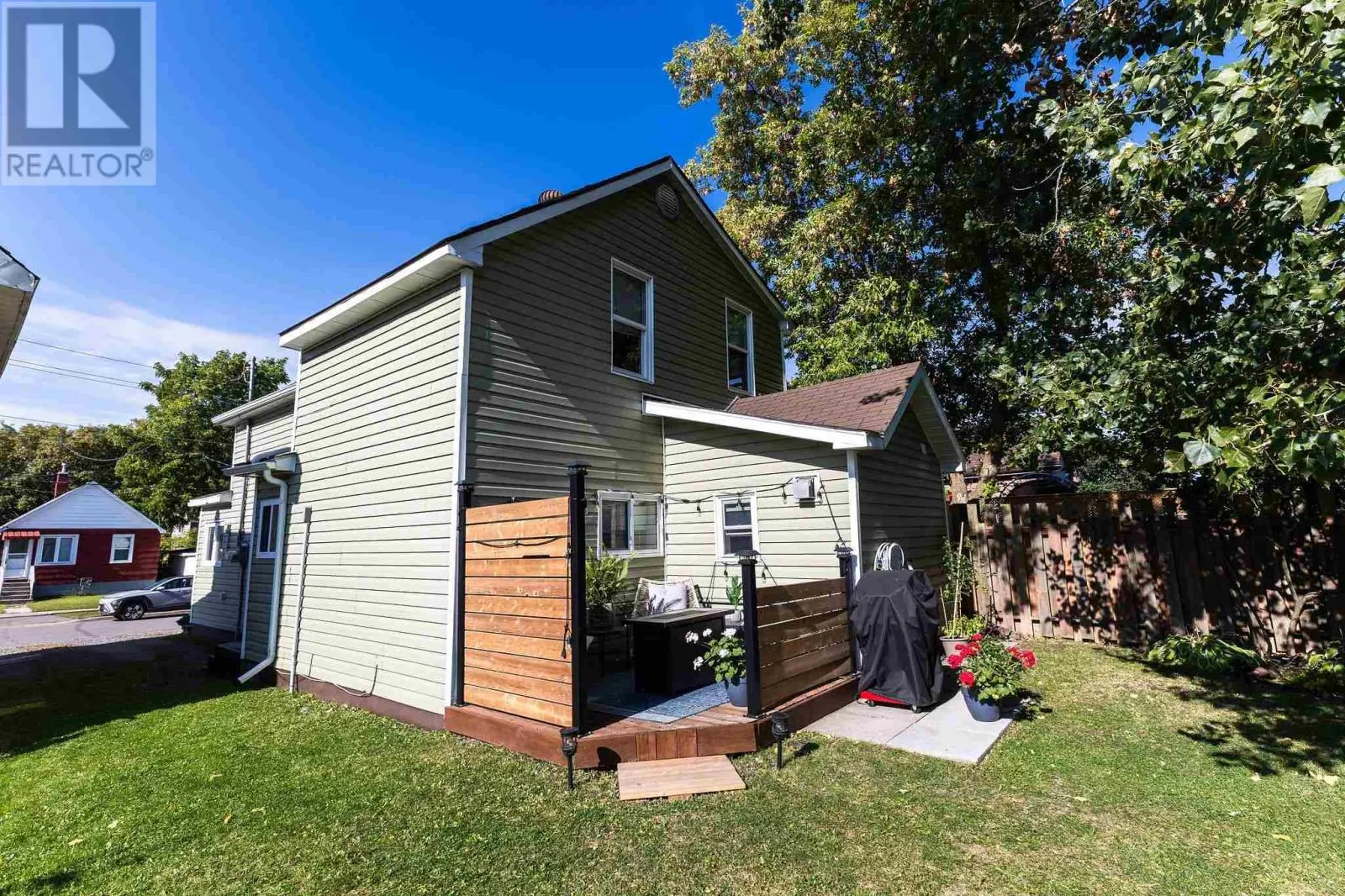 74 London ST