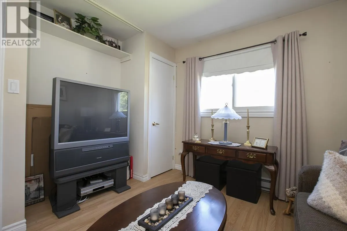 33 Breton RD