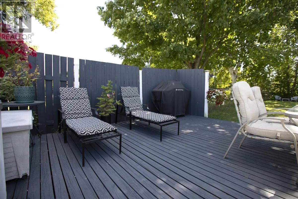 33 Breton RD