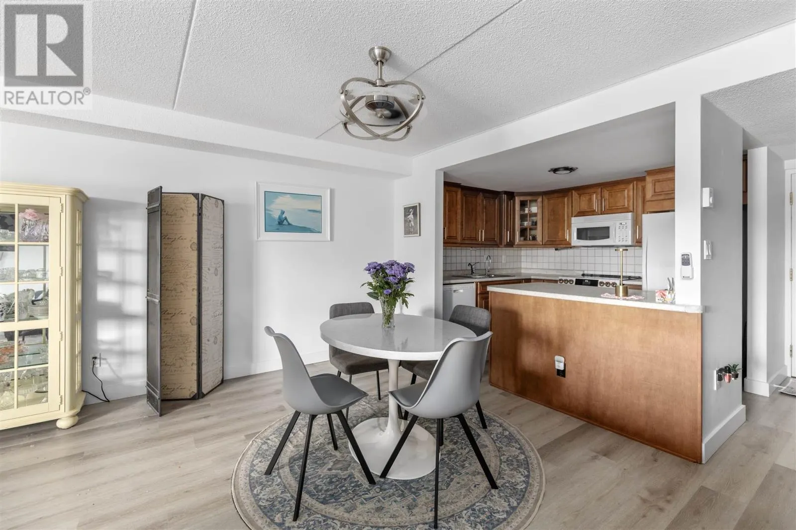 303 MacDonald AVE # 409
