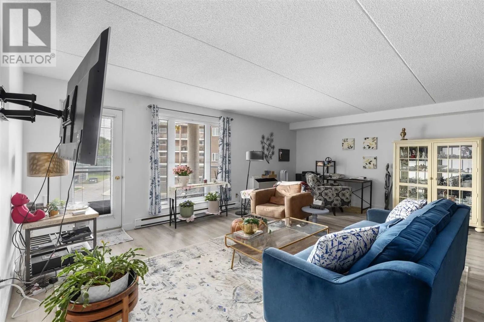 303 MacDonald AVE # 409