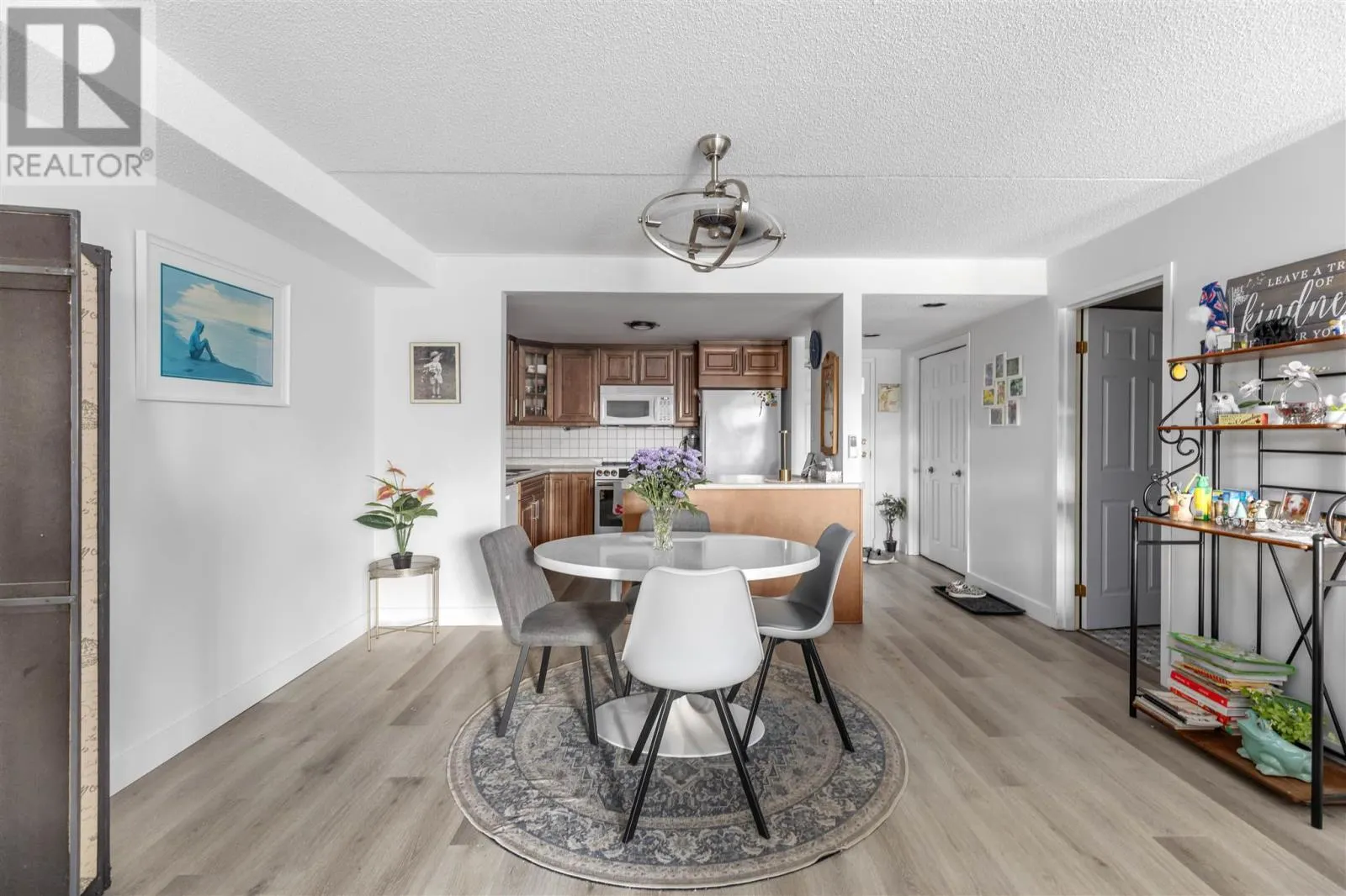 303 MacDonald AVE # 409