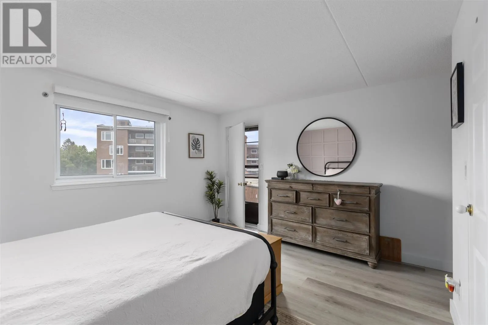 303 MacDonald AVE # 409